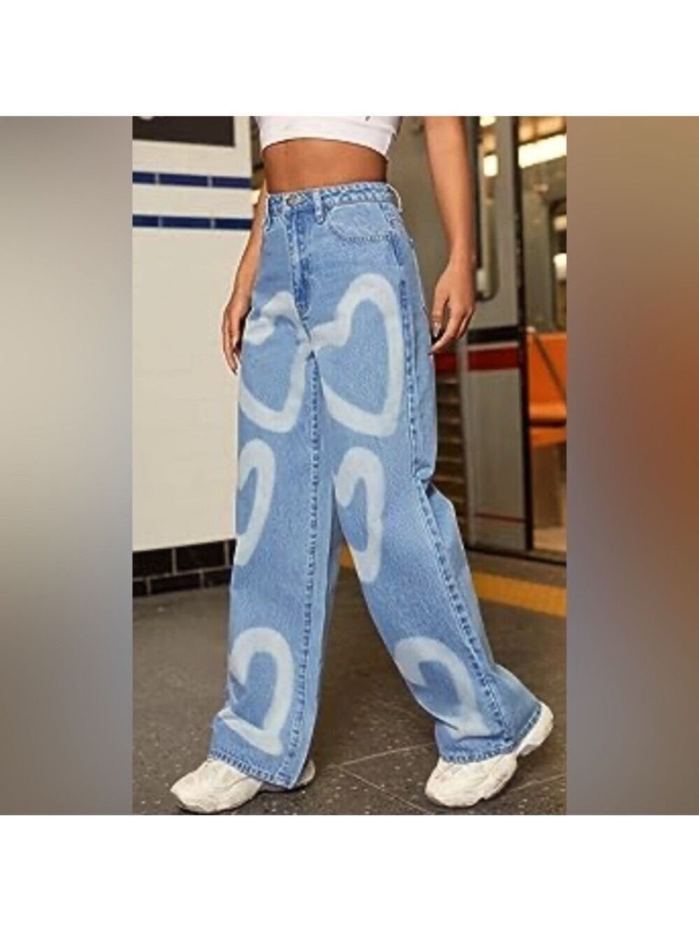 Colorful Natalie High Waisted, Wide Leg Heart Jeans in light Denim size 27